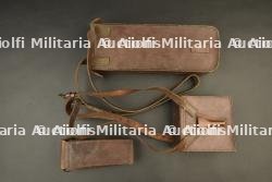 Lot de 3 sacoches allemandes en cuir. Lot of three German leather equipment satchels. — photo 7