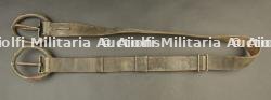 Rare sangle de mitrailleur allemand en cuir. Rare German leather machine-gunner's carrying strap.