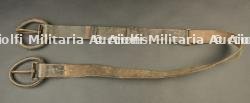 Rare sangle de mitrailleur allemand en cuir. Rare German leather machine-gunner's carrying strap. — photo 2