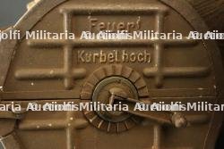 Deux chargeurs tambour de MG08-15 dans leur caisse. Two MG08/15 drum magazines in their carrying case. — miniature 4