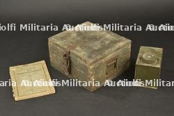 Lot d'accessoires de mitrailleuse allemande MG08 et MG08-15. Lot of German MG08 and MG08/15 machine-gun accessories.