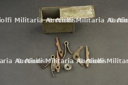 Boîte pour pièce détachées de mitrailleuse Maxim MG. Spare-parts tin for German Maxim machine gun. — photo 3