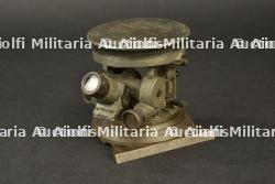 Théodolite boussole de mitrailleur allemand. German machine-gunner's compass theodolite.