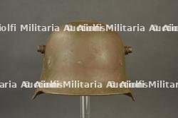 Casque allemand Stahlhelm M16 en taille 60. German M1916 Stahlhelm in size 60.