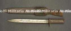 Baïonnette allemande ersatz feldgrau avec porte fourreau. German field-grey ersatz bayonet with frog.