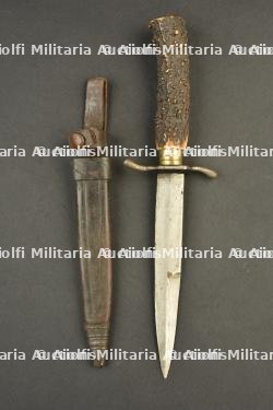 Poignard de combat allemand type chasse. German hunting-style fighting dagger.