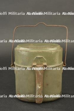 Gamelle, quart et couverts allemands. German mess tin, cup and cutlery.