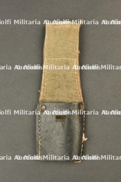 Rare porte baïonnette allemand ersatz en toile et cuir. Rare German ersatz canvas and leather bayonet frog.