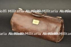 Trousse de médecin allemand de l'Infanterie Regiment Nr 14. German medical case of Infantry Regiment No. 14.