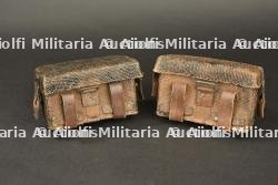 Vraie paire de sacoches ersatz de brancardier allemand. Genuine pair of German ersatz stretcher-bearer's satchels.