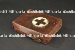 Rare trousse de premiers secours d'aviation allemande de 1918. Rare 1918 German aviation first-aid case.