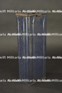 Container à thé de cuisine roulante allemande. Tea container for a German field kitchen.
