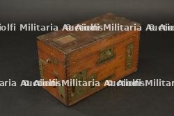 Téléphone de campagne allemand Feldfernsprecher M1916 type B. German M1916 type B Feldfernsprecher field telephone.