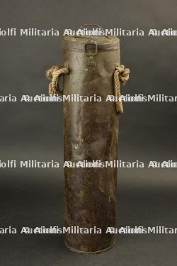 Container métallique d'artillerie anglais. British artillery metal container.