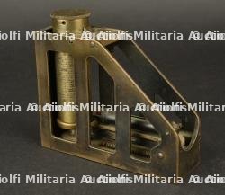 Large clinomètre d'artillerie anglaise. Large British artillery clinometer.
