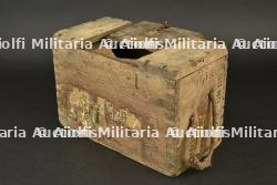 Caisse anglaise pour cartouchières d'allègement. British wooden box for ammunition bandoliers.