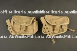 Curieuse paire de cartouchières pattern 14 en coton filé Web. Unusual pair of Pattern 1914 ammunition pouches in woven cotton webbing.