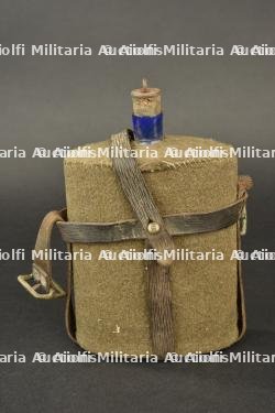 Bidon anglais avec son harnais cuir pattern 14. British water bottle with Pattern 1914 leather carrier.