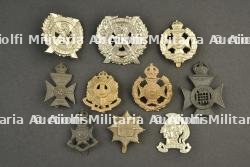 Lot de 10 cap badges de bataillons de Londres. Lot of ten London battalion cap badges.