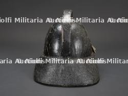 Casque de sapeur-pompier en cuir, a identifier. Unidentified leather firefighter helmet. — photo 6