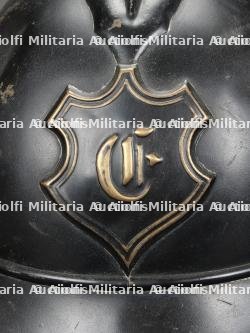 Deux casques de sapeurs-pompiers, a identifier. Two unidentified firefighter helmets. — photo 3