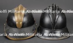 Deux casques de sapeurs-pompiers, a identifier. Two unidentified firefighter helmets. — photo 6