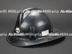 Afghanistan, casque de sapeur-pompier des annees 1970. Afghanistan, 1970s firefighter helmet.