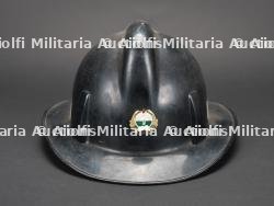 Afghanistan, casque de sapeur-pompier des annees 1970. Afghanistan, 1970s firefighter helmet. — photo 3
