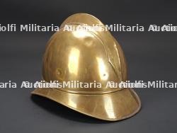 Allemagne, lot de deux casques de sapeurs-pompiers, dont un prussien. Germany, set of two firefighter helmets, including one Prussian example. — miniature 2