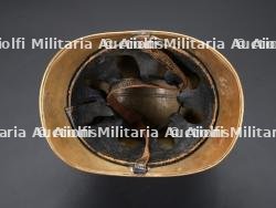 Allemagne, lot de deux casques de sapeurs-pompiers, dont un prussien. Germany, set of two firefighter helmets, including one Prussian example. — photo 6