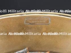 Allemagne, lot de deux casques de sapeurs-pompiers, dont un prussien. Germany, set of two firefighter helmets, including one Prussian example. — photo 8