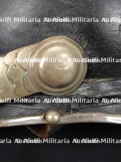 Allemagne, lot de deux casques de sapeurs-pompiers, dont un prussien. Germany, set of two firefighter helmets, including one Prussian example. — photo 13