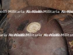 Allemagne, lot de deux casques de sapeurs-pompiers, dont un prussien. Germany, set of two firefighter helmets, including one Prussian example. — miniature 19