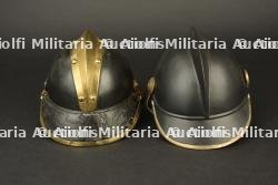 Allemagne, lot de deux casques de sapeurs-pompiers, dont un de Neidingen, aujourd'hui en Belgique. Germany, set of two firefighter helmets, including one from Neidingen, now in Belgium. — miniature 4