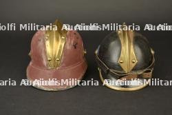 Allemagne, lot de deux casques de pompiers, dont un de Schwarzbourg-Rudolstadt. Germany, set of two firefighter helmets, including one from Schwarzburg-Rudolstadt. — photo 2