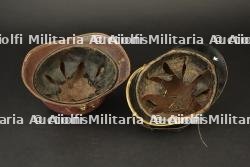 Allemagne, lot de deux casques de pompiers, dont un de Schwarzbourg-Rudolstadt. Germany, set of two firefighter helmets, including one from Schwarzburg-Rudolstadt. — miniature 3