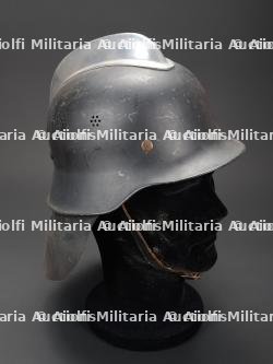 Allemagne, casque de sapeur-pompier M1934 des annees 1950. Germany, 1950s M1934 firefighter helmet. — miniature 2