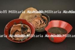 Allemagne, lot de trois casques de sapeurs-pompiers bavarois des annees 1950. Germany, set of three 1950s Bavarian firefighter helmets. — miniature 3