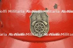 Allemagne, lot de trois casques de sapeurs-pompiers bavarois des annees 1950. Germany, set of three 1950s Bavarian firefighter helmets. — photo 6