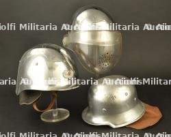 Allemagne de l'Est, lot de trois casques de sapeurs-pompiers. East Germany, set of three firefighter helmets.