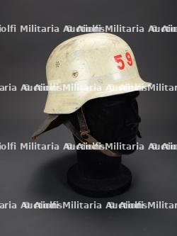 Allemagne, casque de sapeur-pompier fluorescent. Germany, fluorescent firefighter helmet. — photo 2