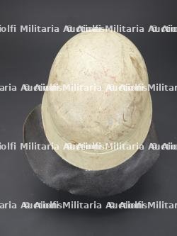Allemagne, casque de sapeur-pompier fluorescent. Germany, fluorescent firefighter helmet. — photo 7