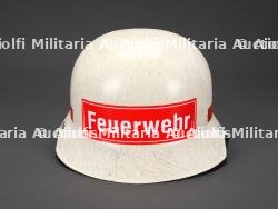 Allemagne, lot de trois casques de sapeurs-pompiers des annees 1960 a 2000. Germany, set of three firefighter helmets dating from the 1960s to the 2000s. — photo 10