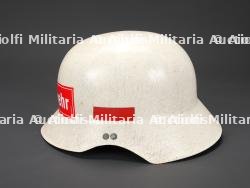Allemagne, lot de trois casques de sapeurs-pompiers des annees 1960 a 2000. Germany, set of three firefighter helmets dating from the 1960s to the 2000s. — miniature 11