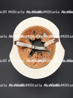 Allemagne, lot de trois casques de sapeurs-pompiers des annees 1960 a 2000. Germany, set of three firefighter helmets dating from the 1960s to the 2000s. — miniature 12