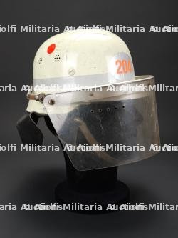 Allemagne, lot de deux casques de sapeurs-pompiers. Germany, set of two firefighter helmets. — photo 2