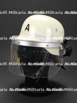 Allemagne, lot de deux casques de sapeurs-pompiers. Germany, set of two firefighter helmets. — photo 12