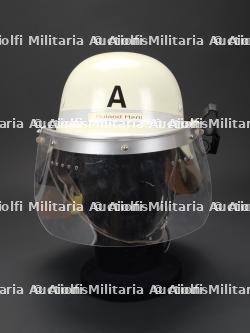 Allemagne, lot de deux casques de sapeurs-pompiers. Germany, set of two firefighter helmets. — miniature 13