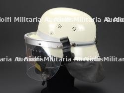 Allemagne, lot de deux casques de sapeurs-pompiers. Germany, set of two firefighter helmets. — miniature 15
