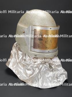 Allemagne, casque de protection contre le feu TEMPEX aluminise. Germany, aluminised TEMPEX fire-protection helmet. — photo 2